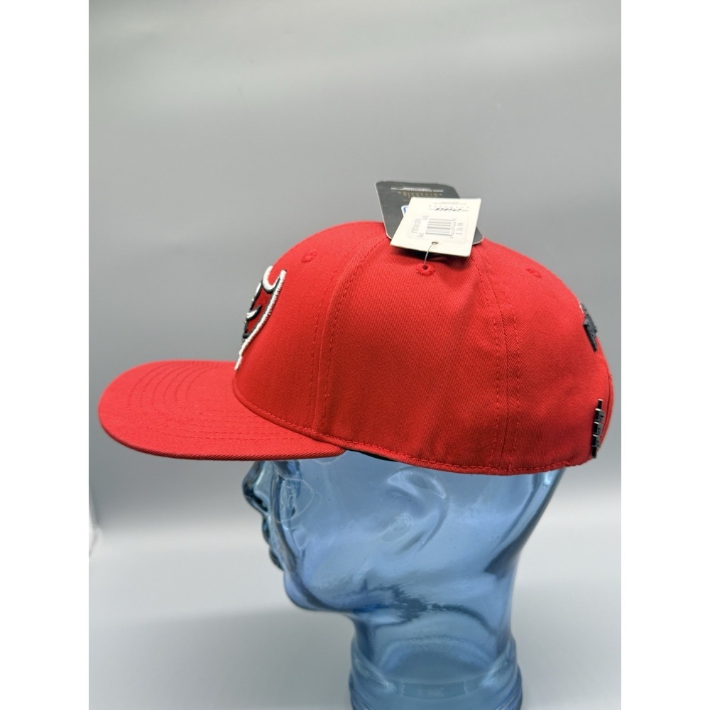 Pro Standard Tampa Bay Buccaneers NFL Snapback Hat Red One Size Football NEW - Picture 4 of 9